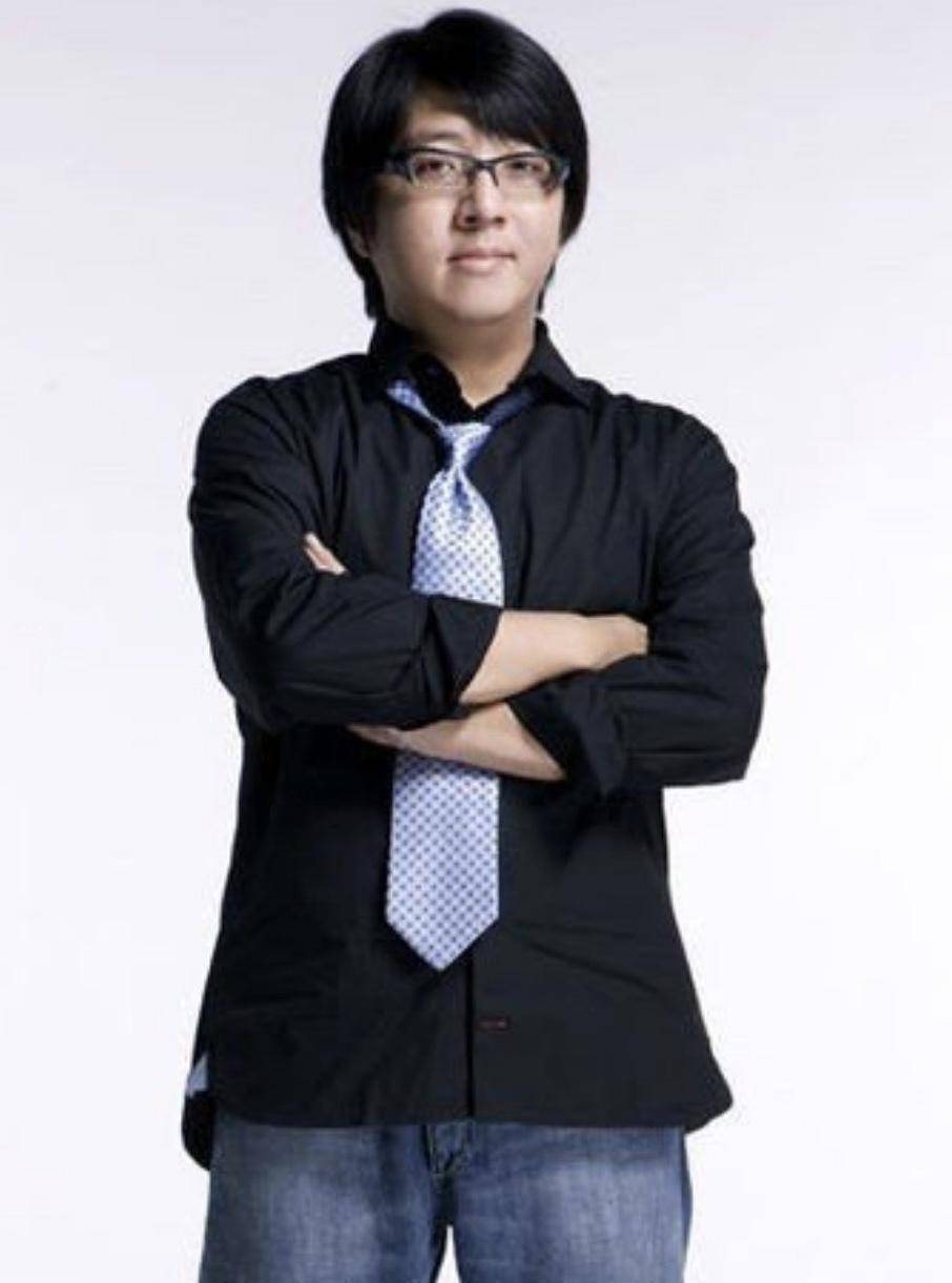 原创曾抛妻弃子袁惟仁再次摔倒进入重症病房一年暴瘦40斤大变样