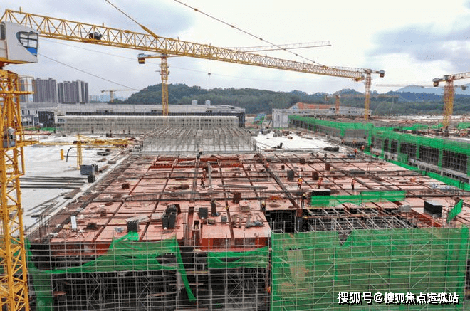 官网截图2021年10月,华为以2.98亿元的底价摘得龙华a922-0819地块.