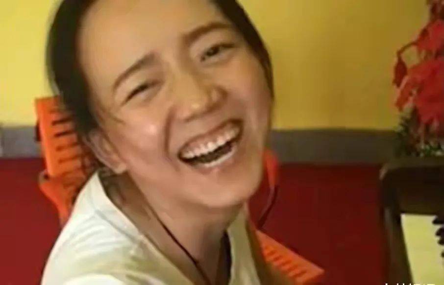 九年一笑的钢琴表情包之谜揭晓主角首次亮相吸引12万观众驻足直播间