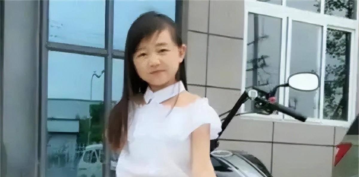 19年成都"最美袖珍女"结婚,32岁长得像10岁,婚后生活让人担忧_杨萍