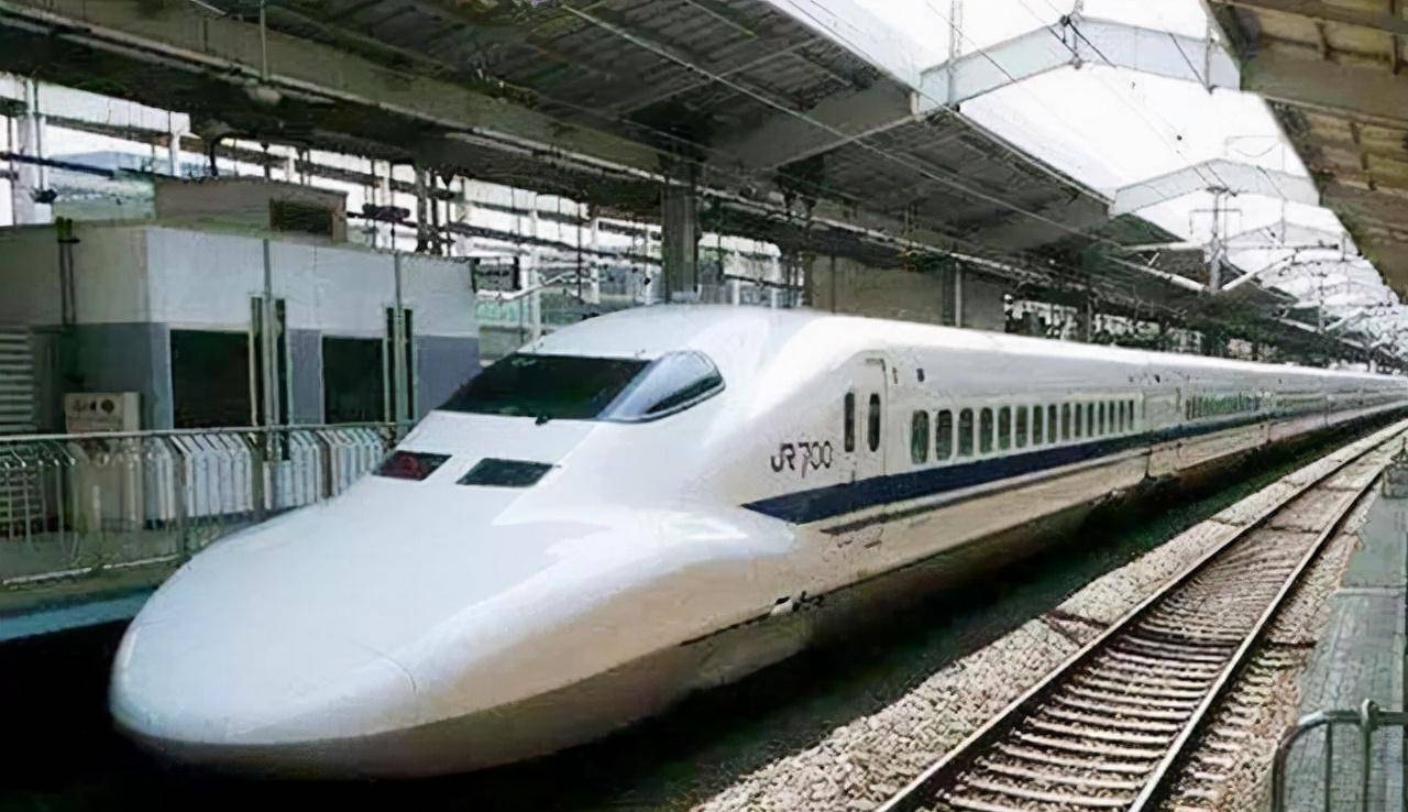 但是,曼清高铁不动工,不意味着泰国就不修高铁了,2018年时,泰国又决定