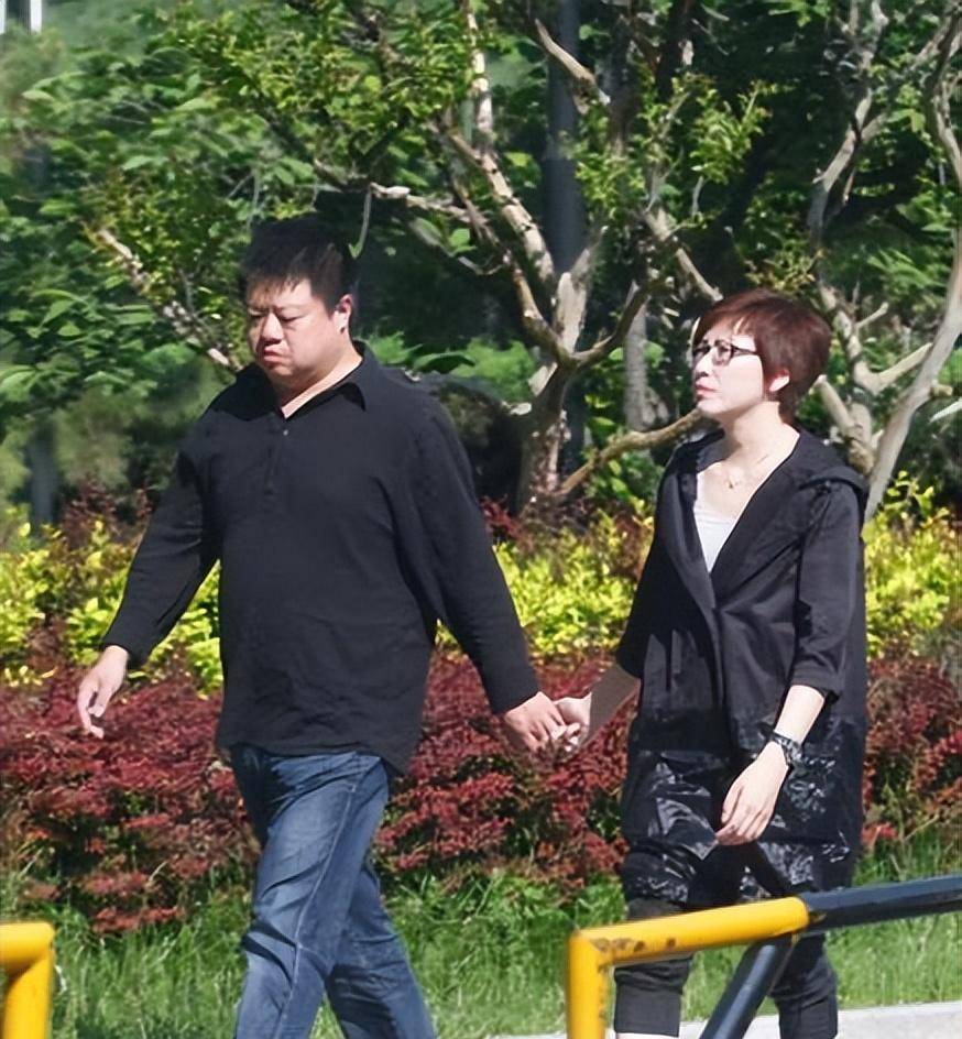 原创作为低颜值男神马东靠智商上位他妻子肤白貌美年轻有气质