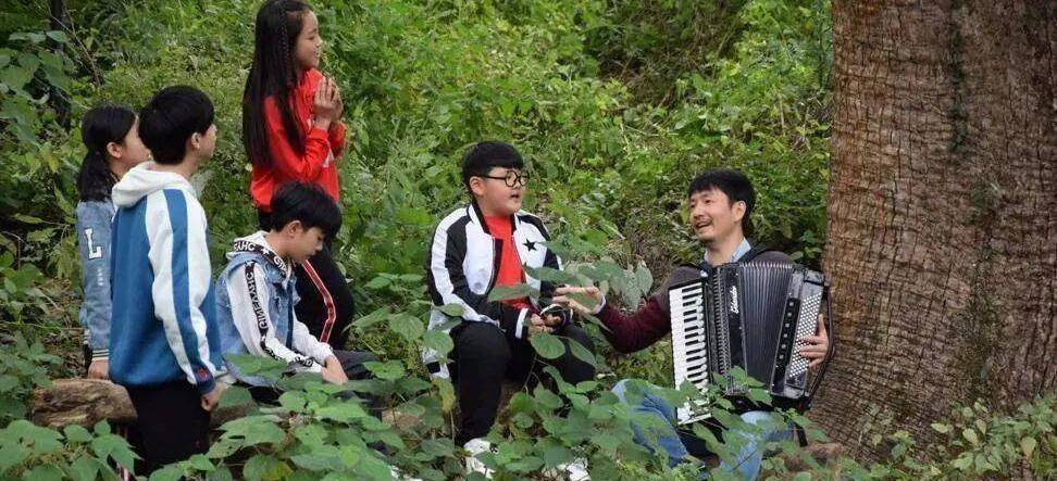 同时集结了实力演员李品夆,张捷,罗湘晋等众多演技派为影片保驾护航