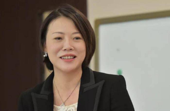 原创上海神秘富婆陈金霞40岁丈夫跳楼后继承70亿10年又挣300多亿