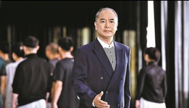 原创京剧演员李宏图继叶盛兰之后几十年再次在现代戏中用小生演绎角色