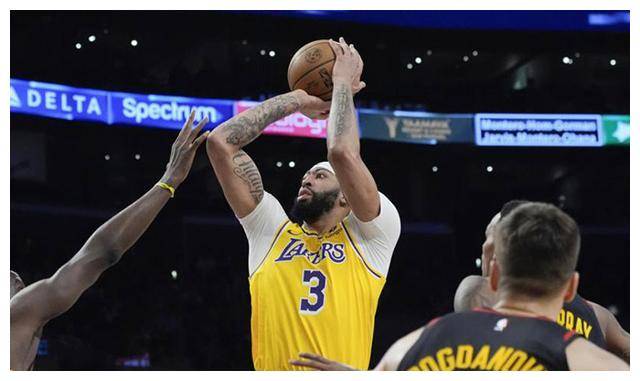 原创拉塞尔全明星表现创队史奇迹詹姆斯获赞登顶轰2710