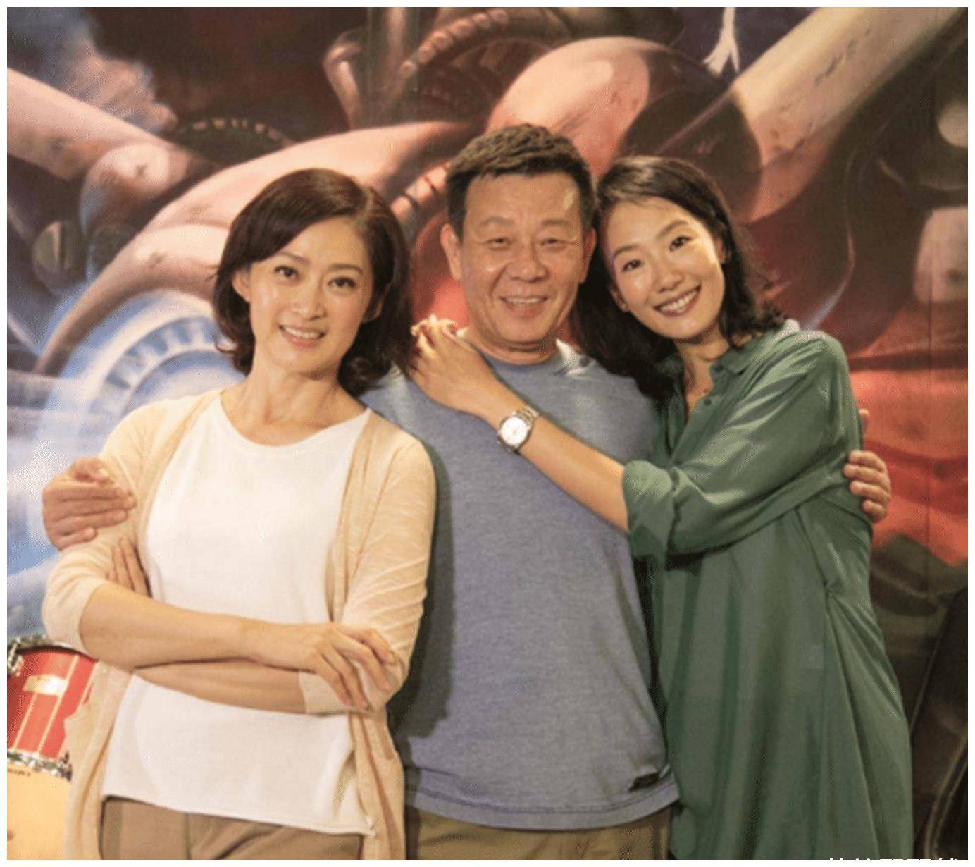 住一起,坐拥双妻的寇世勋,如今过得怎么样了_崔瑶琪_军人家庭_机会