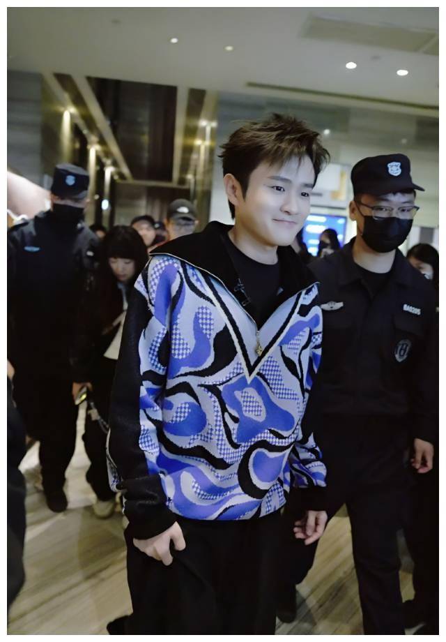 何炅领衔芒果综艺魔方新世界热播中18位艺人精彩参与