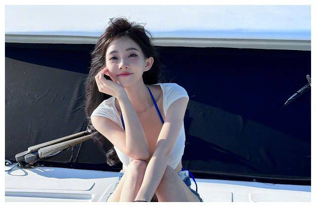 冯提莫量身高惊现真实数据一米五只是谣传