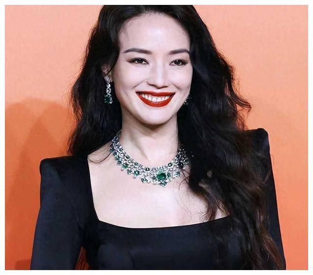 47岁的舒淇曝光毁容式照片面容苍老满头白发放飞自我