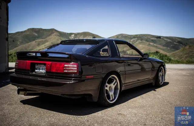 车主就是喜欢这辆后驱可漂移可玩改装的的1989款丰田supra_搜狐汽车
