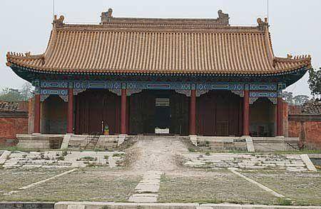 原创同治帝和皇后去世百年盗墓贼进入清惠陵看到了什么非常吃惊