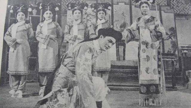 李莲英伺候慈禧方便,慈禧:你比安德海差远了,原来安德海有绝技