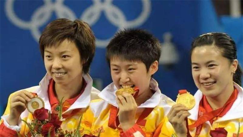 郭跃19岁战胜张怡宁26岁被地方队开除如今进军金融界变女神