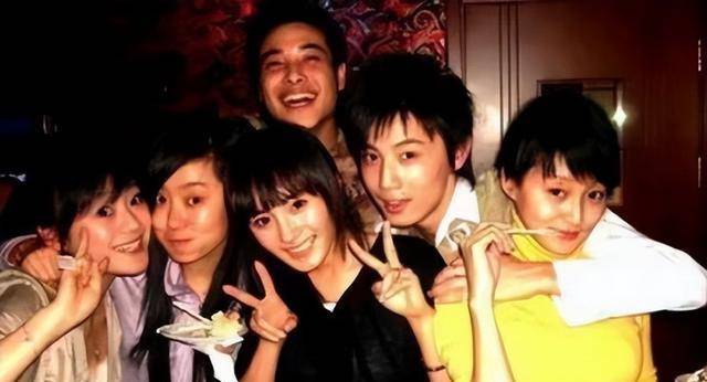 网友挖掘宝藏旧照:杨幂,张小斐,袁姗姗,北京电影学院同个宿舍