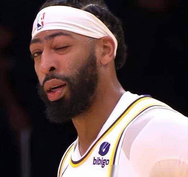 原创湖勇巅峰对决风波连连浓眉伤退詹皇失常勇士逆袭引不适议