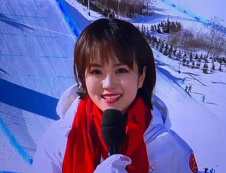 争议!电视女主播解说王楚钦和梁靖昆比赛时,喊出"我靠"_专业_观众_高