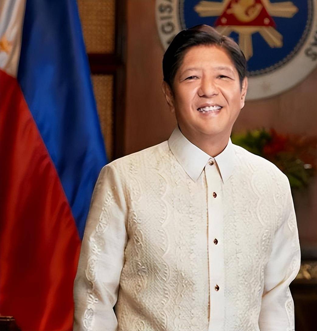 近期,菲律宾在中国黄岩岛的动作越来越大,不仅次数越来越多,招数也