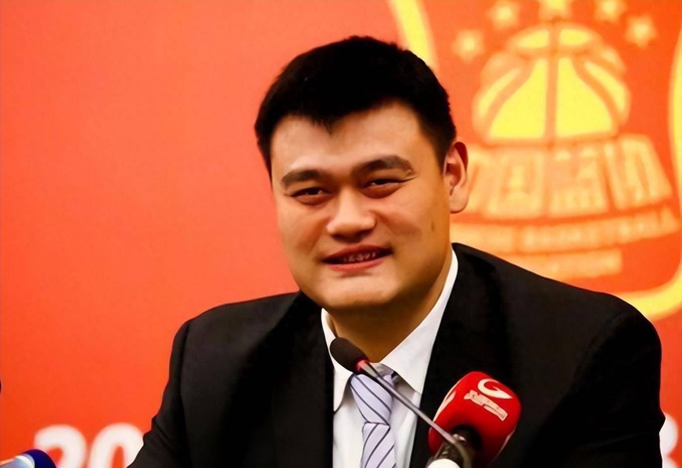 确实很不尽如人意,毕竟男篮甚至一度负于国外队,但姚明还是选择了相信