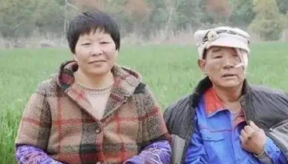 2021年,河南一村妇受邀前往联合国,归国后全网劝她离婚,为什么_韩仕梅