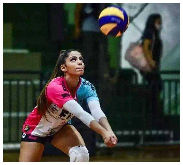 原创身材完美引燃传闻巴西女排美艳双胞胎内马尔转型时尚模特