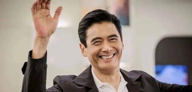 张伟平质问周润发:你是不是在好莱坞待地太久了,开始耍大牌了?_张艺谋