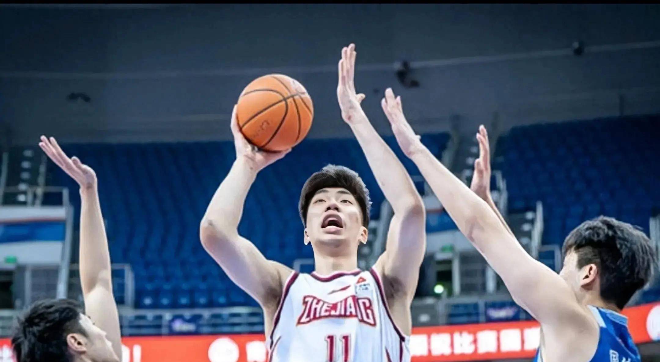 原创余嘉豪生日夜砍下24分17篮板攻防两端压制杨瀚森带队战胜青岛