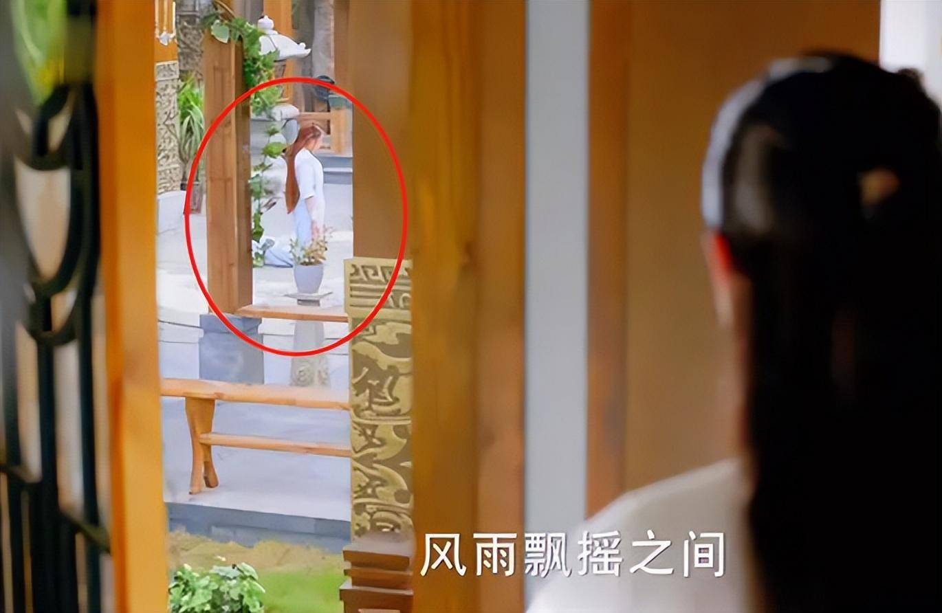 原创赵丽颖和替身合照引争议被嘲长相不及替身演技还有大问题