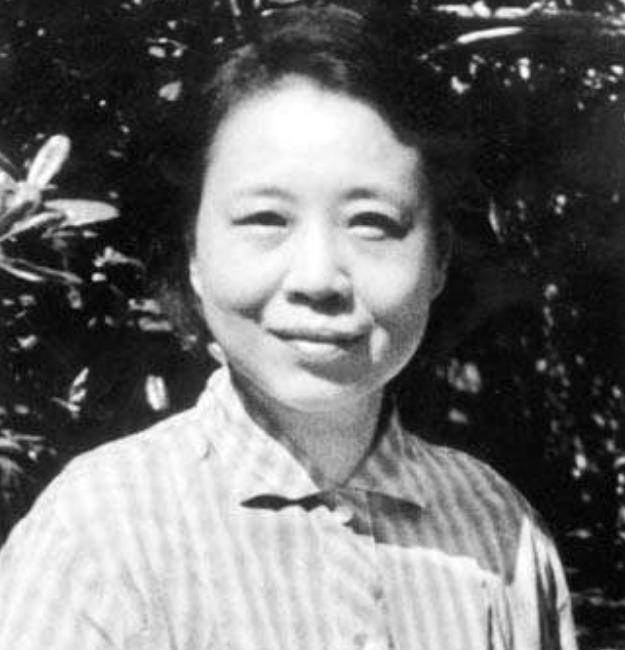 原创萧珊病逝巴金陪伴骨灰30年独活到101岁直言长寿对我是折磨