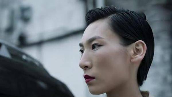 她一句话没说,却让人印象深刻,只因长了"高级脸"_贺勋_角色_关欣