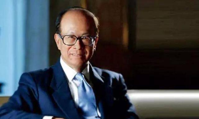 原创中国首富李嘉诚现年91岁至今只有两个儿子现状如何