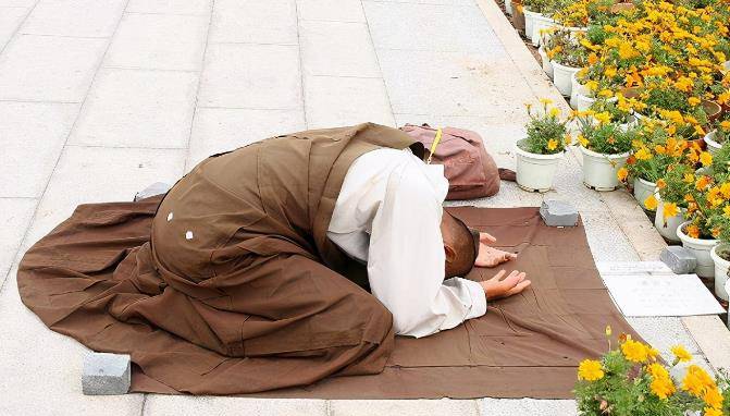 身患重病的僧侣们没子女没积蓄他们如何自渡