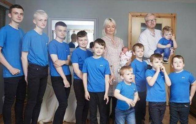 原创为要女儿连生10子的英夫妇近况如愿后又生了一个儿子