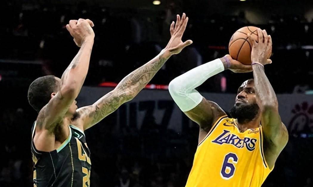 年龄只是一个数字,詹姆斯三分完成进化!