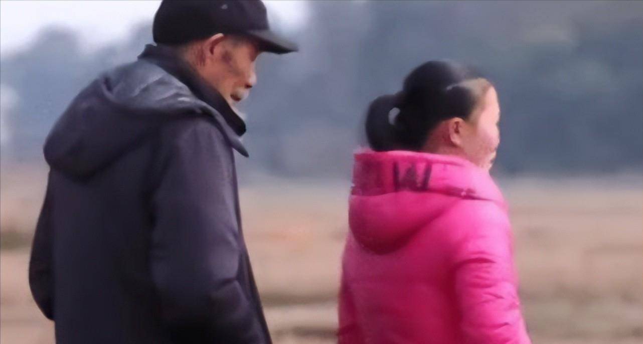 当年主动嫁给72岁穷老头的湖南少女生下一个儿子后怎么了