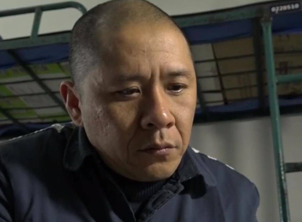 千里转监,捐髓救子,郭伟用实际行动诠释了伟大而无私的父爱.纵