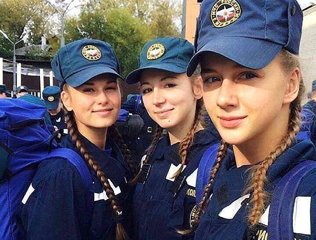 男兵看过女兵看过吗?一战俄国女兵老照片,真是肤白貌美大长腿?_时期_