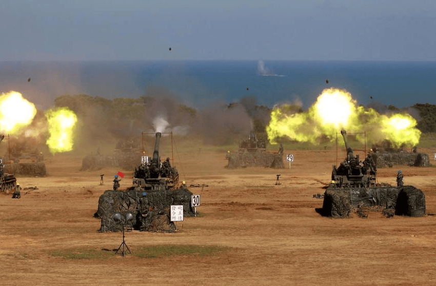 台军在金门实弹射击解放军展开行动台媒大陆军舰与台舰对峙