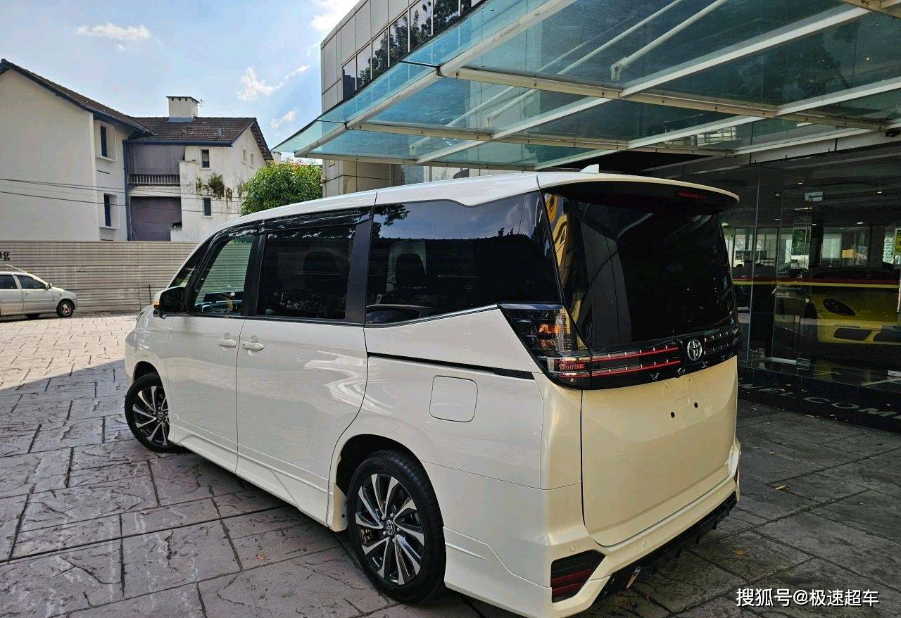 0l 7座,实拍丰田voxy_搜狐汽车_搜狐网