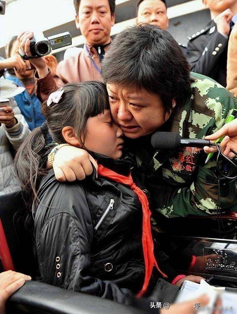 "骗"了我们30年,韩红父亲原来是家喻户晓的他,难怪都不敢得