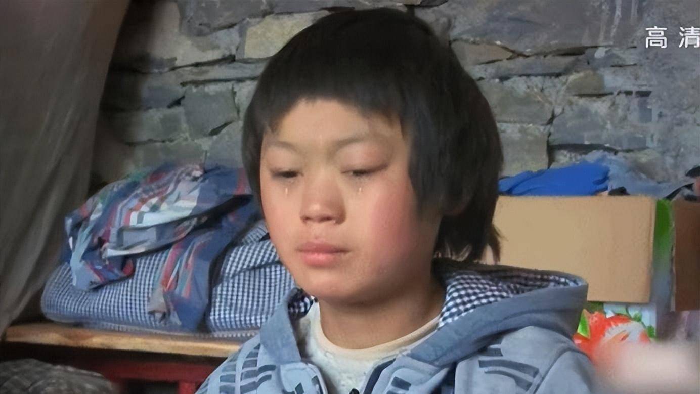 原创变形记梁训一人一猪留守6年之久吃过最好的东西是豆腐