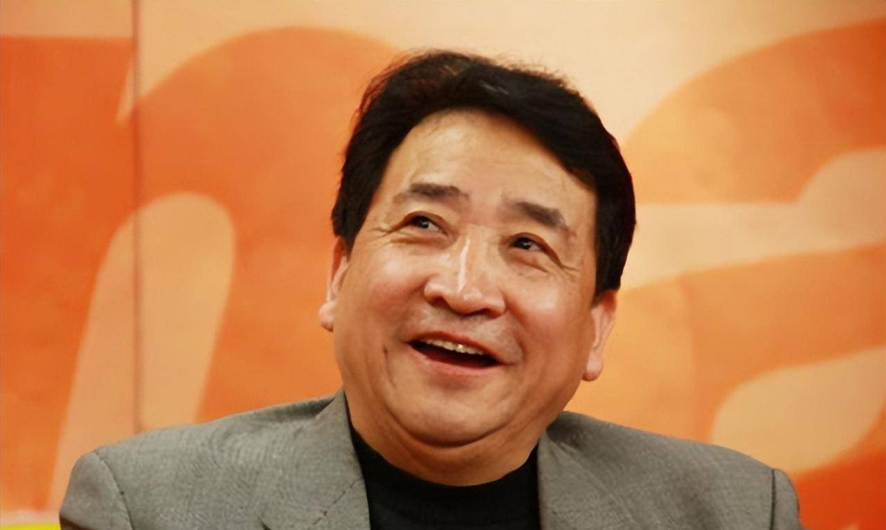 原创98年姜昆不顾一切收养孤儿如今眼含热泪我改变了养子的命运