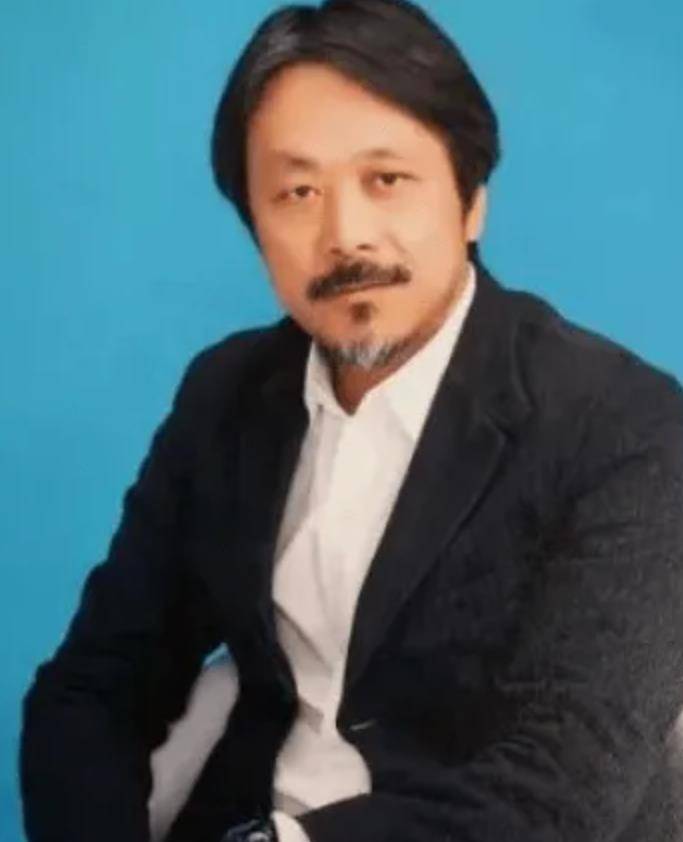 原创重庆亿万富豪每月生活费20万破产妻离子散80岁母亲住养老院