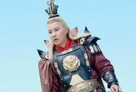 漂亮后穿上西装,意外帅到犯规_谭耀文_剧中_角色