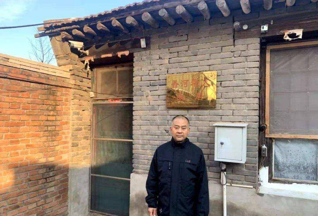 原创88岁老人去世29年肉身不腐遗体安放在屋子里多人前来参观