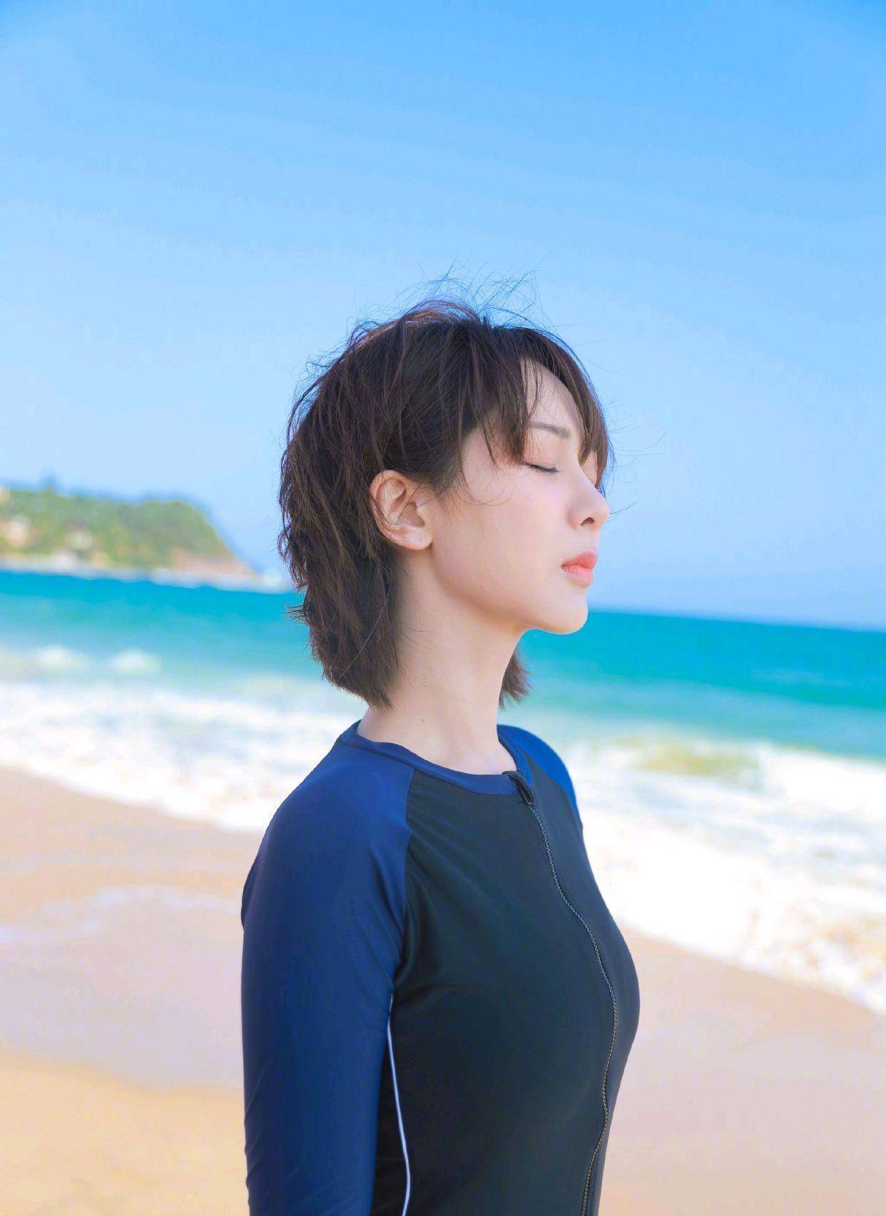 杨紫的档期安排得非常满,11月11日,杨紫在分享动态称《女心理师》杀青