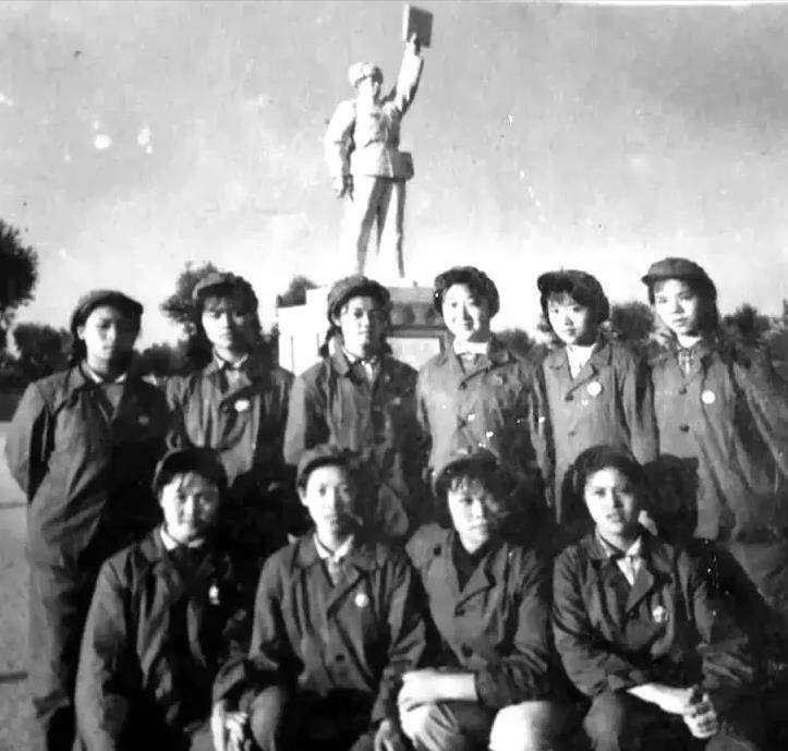 嫁入当地多次放弃梦想,晚年得以回上海_韦建华_付忠义_指导员