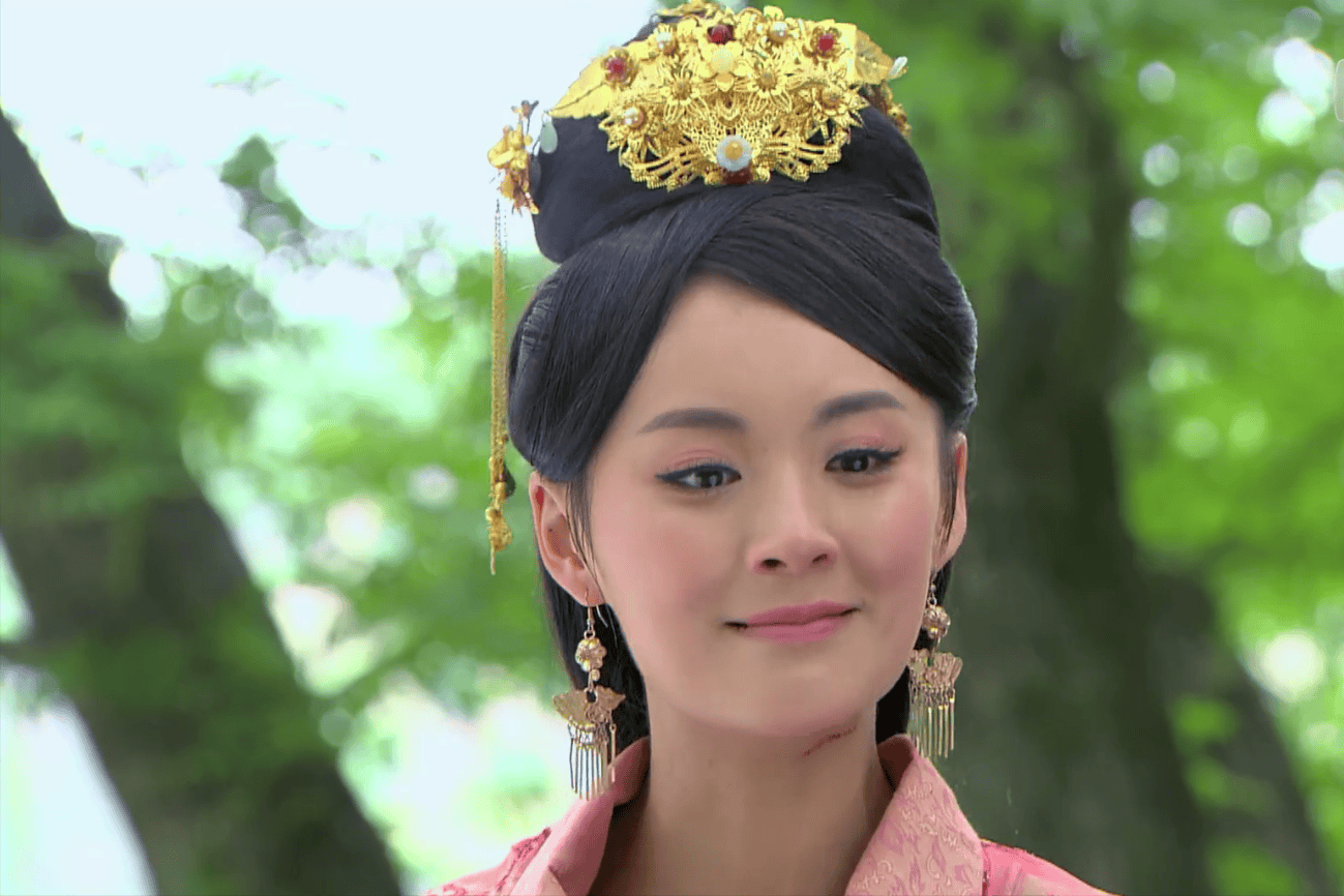 高纬得到冯小怜之后,立即将其封为淑妃,而冯小怜也因此飞上枝头成了