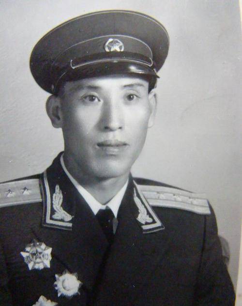 他是壮族将军,背负冤屈却从不抱怨,死后骨灰中竟取出弹片_韦杰_进行