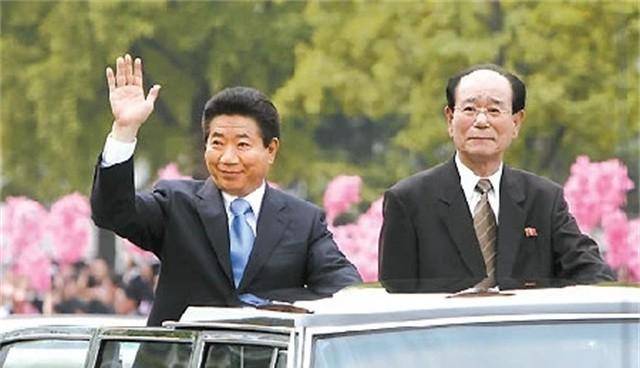 原创韩国前总统卢武铉跳崖身亡细节曾向警卫员要烟通过电脑留遗书